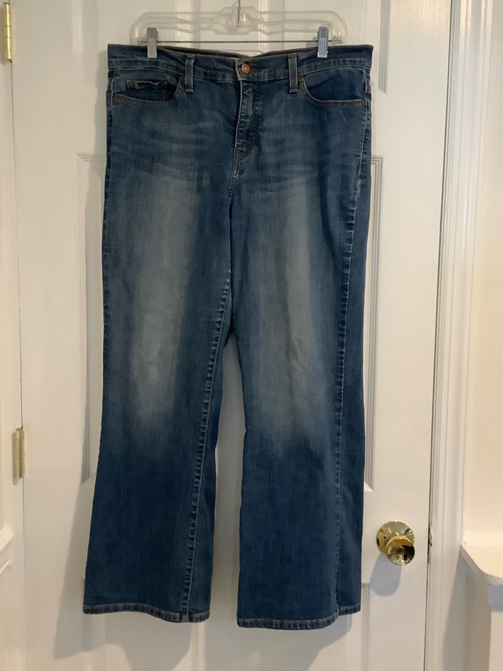LEVI’S Women’s Perfectly Slimming 512 Bootcut Stretch Medium Wash Jeans 14 S/C - Picture 1 of 10